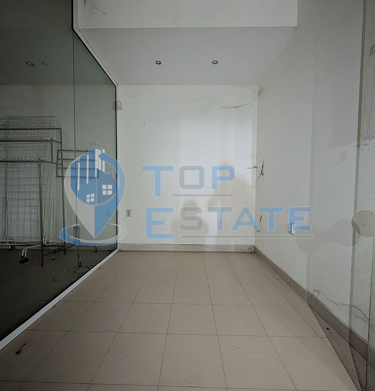 Две помещения за търговска дейност в централната част на град Велико Търново - 0