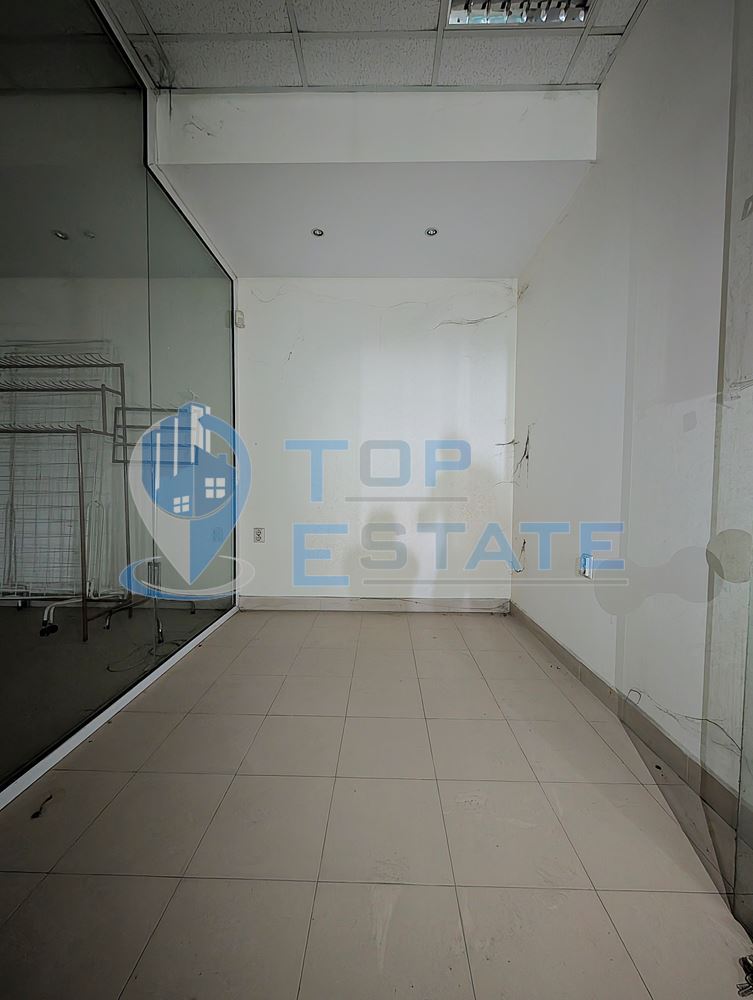 Две помещения за търговска дейност в централната част на град Велико Търново - 0