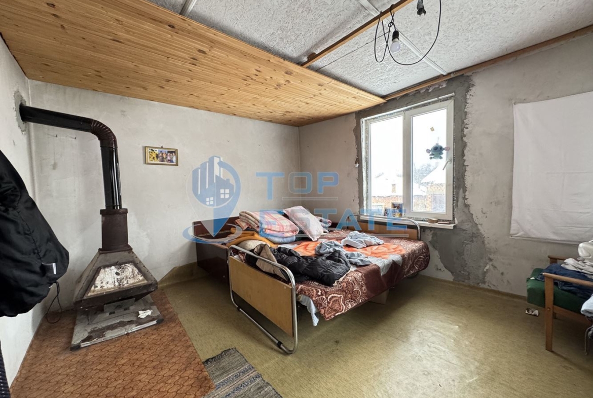 Двуетажна къща с голям двор в с. Скалско, област Габрово. - 0