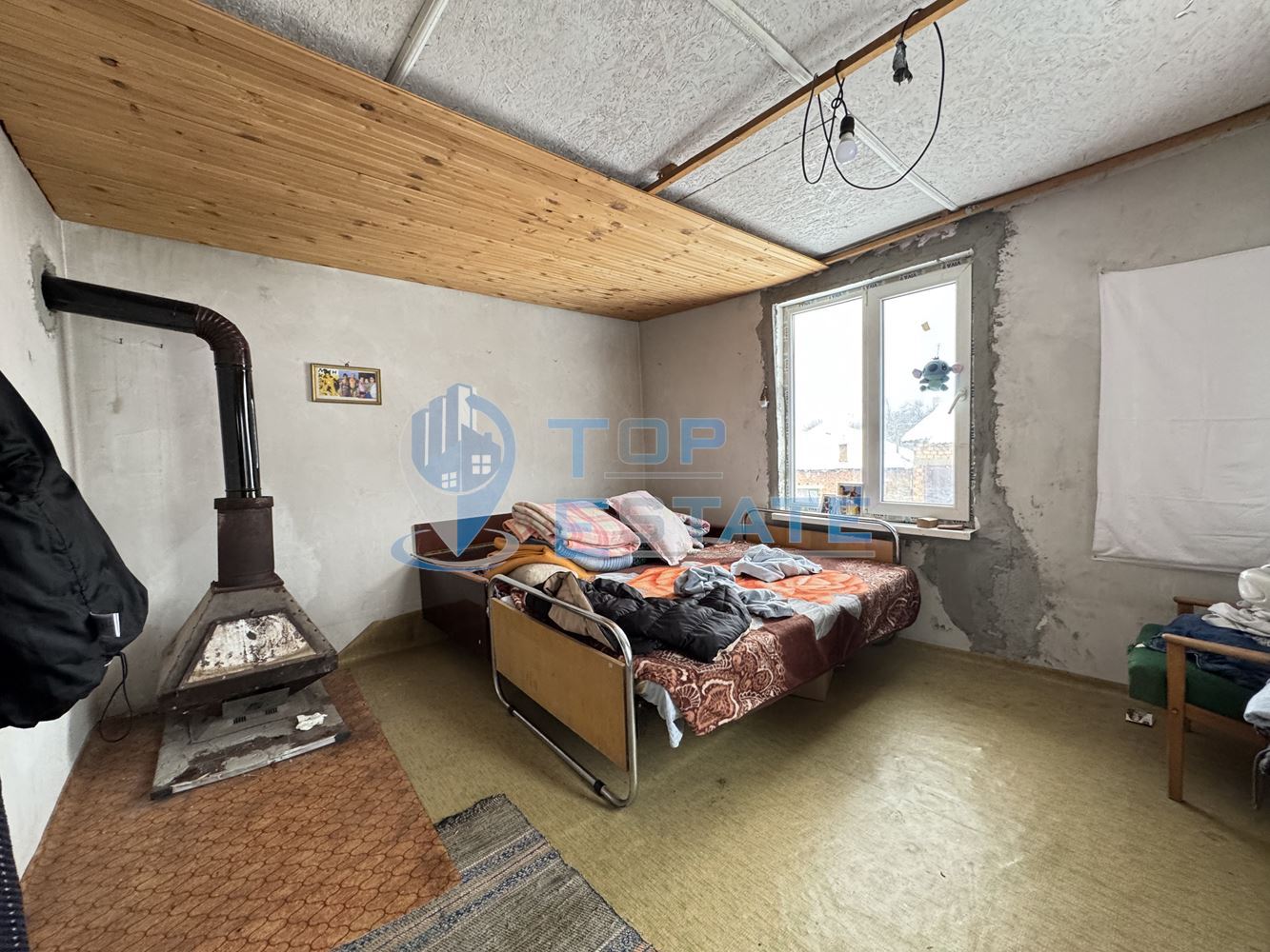 Двуетажна къща с голям двор в с. Скалско, област Габрово. - 0