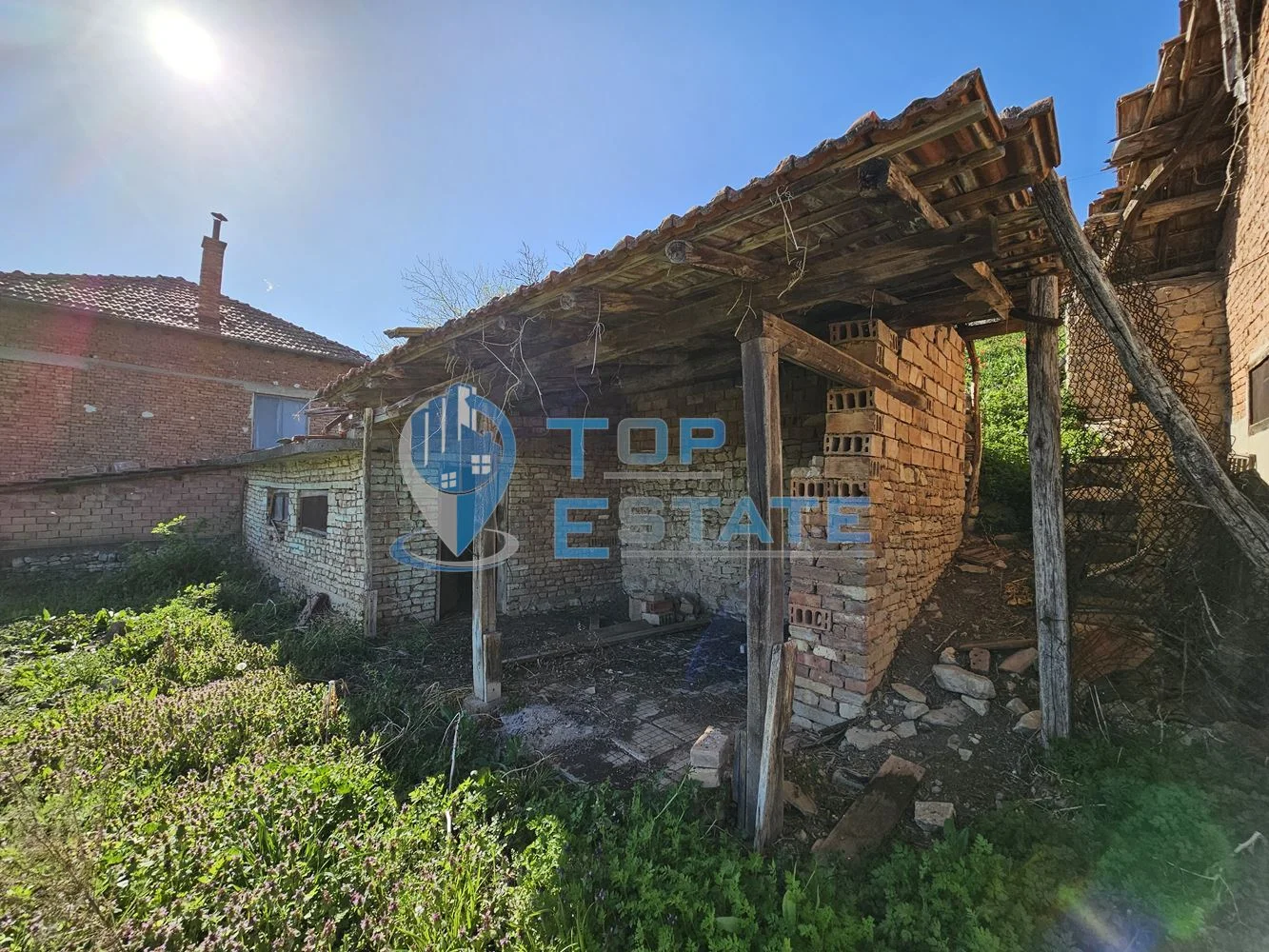 Едноетажна тухлена къща с панорамна гледка и гараж в гр. Сухиндол, обл. Велико Търново - 0
