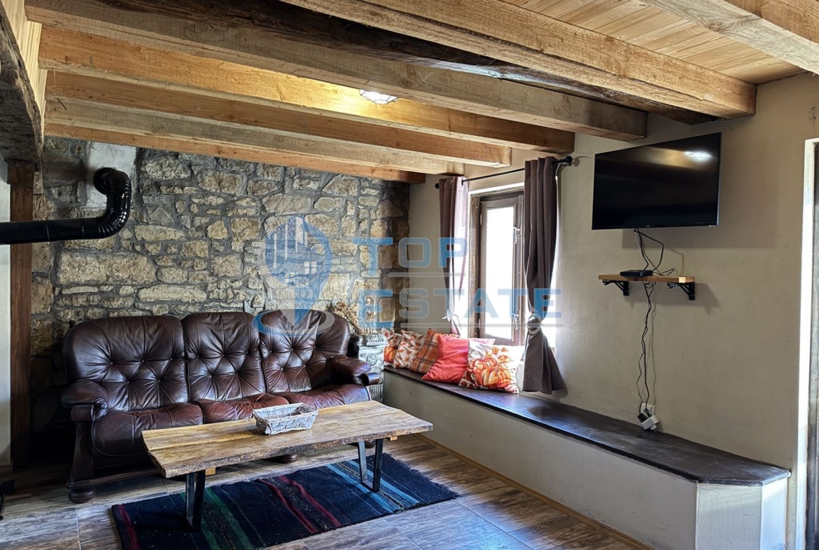 Реновирана къща в Еленския Балкан, област Велико Търново - 0