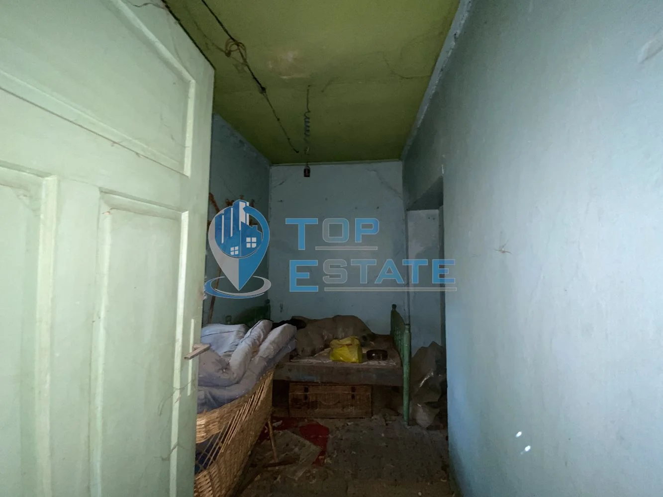 Тухлена къща с гараж в село Вързулица, област Велико Търново - 0