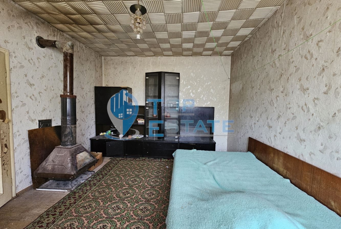 Здрава тухлена къща с три спални в село Копривец, област Русе - 0