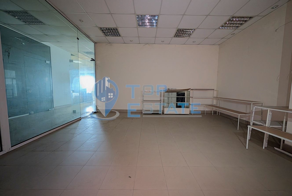 Две помещения за търговска дейност в централната част на град Велико Търново - 0