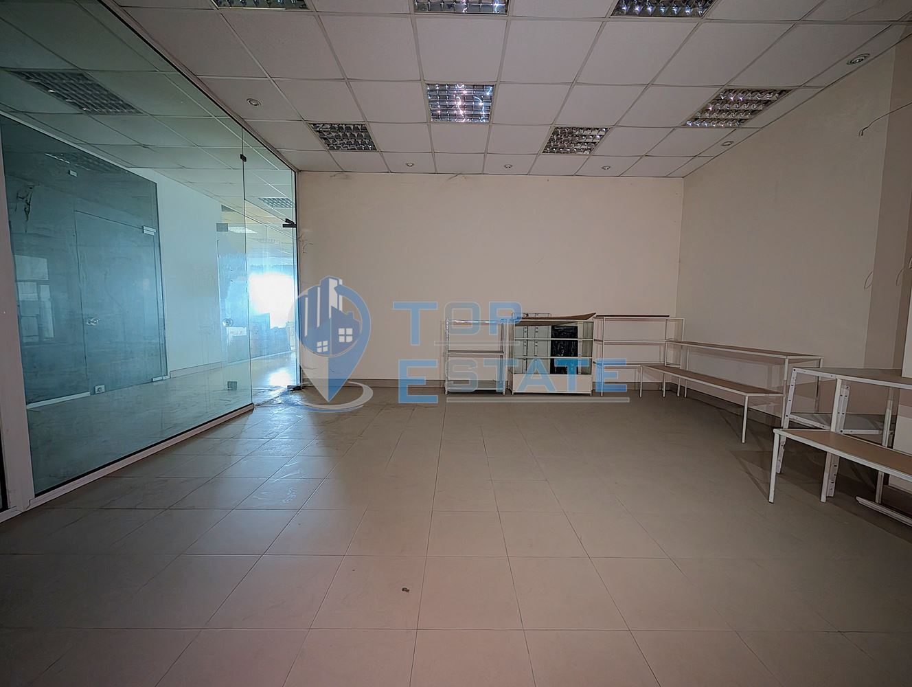 Две помещения за търговска дейност в централната част на град Велико Търново - 0