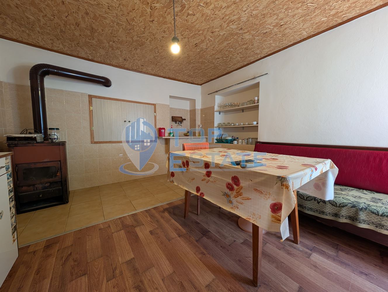 Двуетажна къща след ремонт в село Караисен - 0