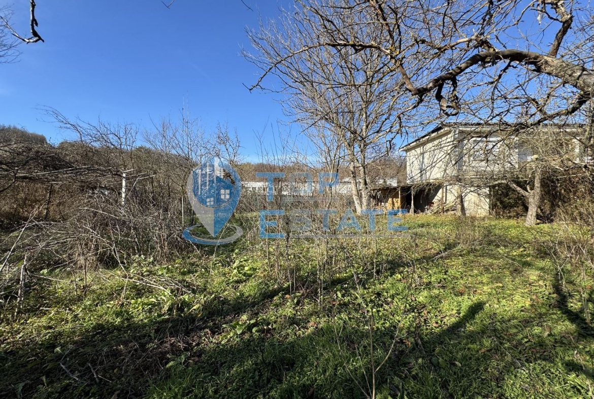 Двуетажна масивна къща с допълнителна постройка в с. Соколово, област Габрово. - 0