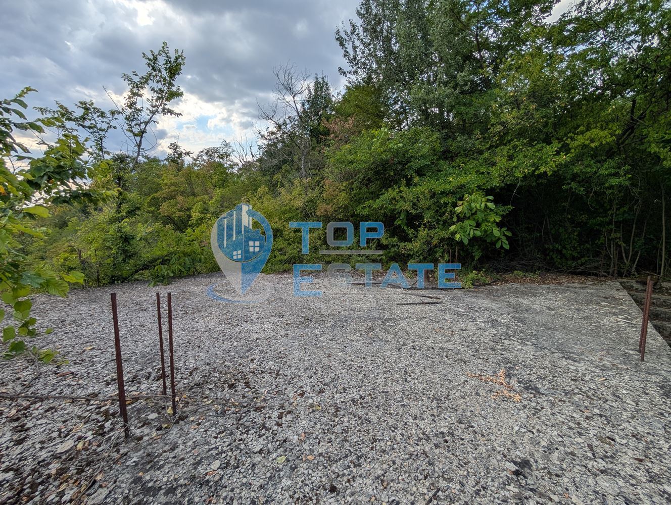 Вила във вилната зона на село Леденик - 0