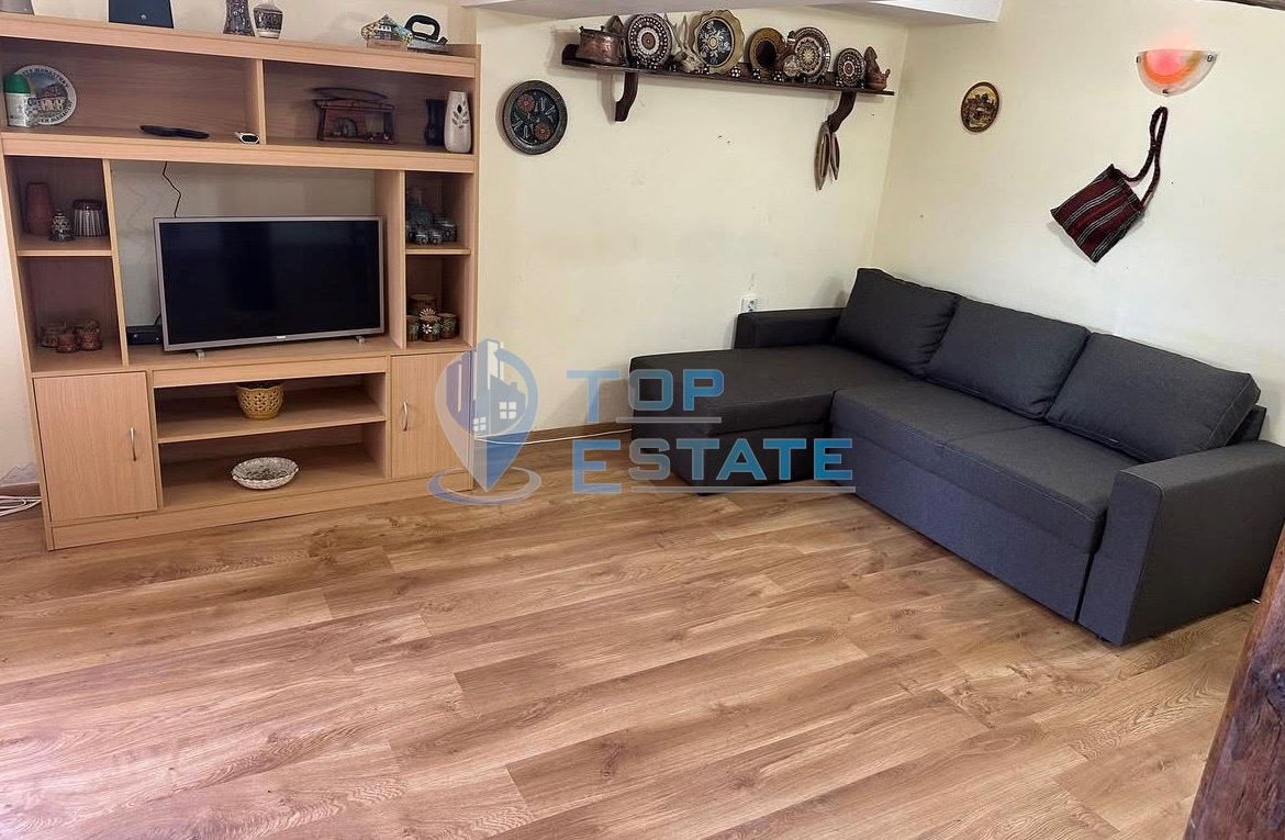 Функционираща къща за гости с басейн и панорамна гледка в село Кисьовци, област Велико Търново - 0