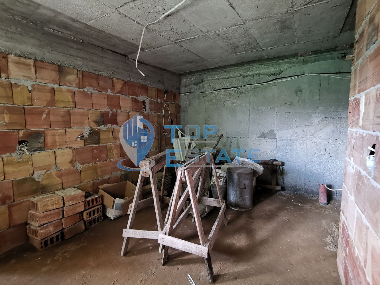 Триетажна къща ново строителство в близост до центъра на град Трявна - 0