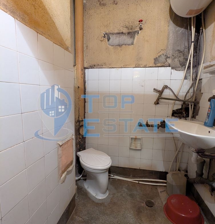 Гарсониера в тухлена сграда в близост до центъра на град Горна Оряховица, област Велико Търново - 0