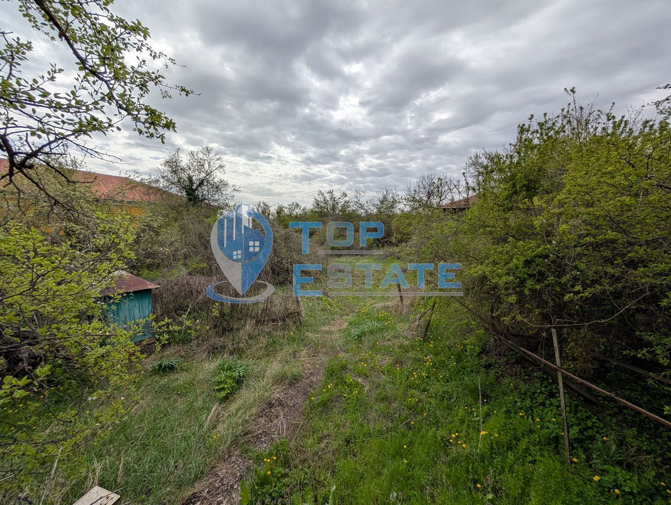 Двуетажна старинна къща с кладенец в село Малки Вършец - 0