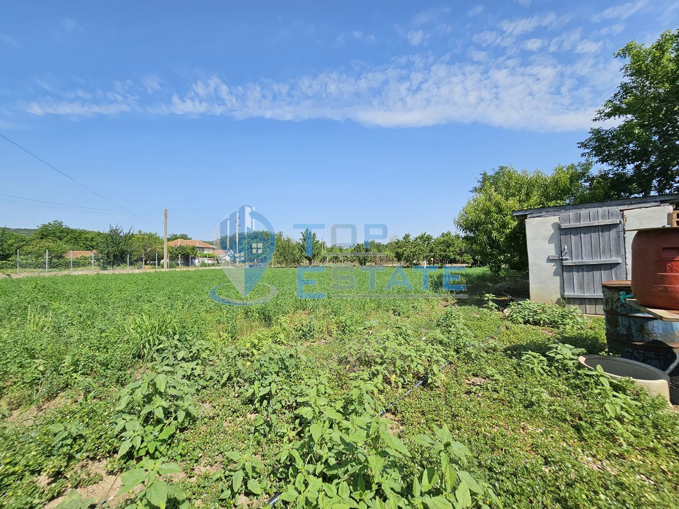 Парцел в с. Раданово подходящ за къща или ФЕЦ-0 Парцел в с. Раданово подходящ за къща или ФЕЦ - 0