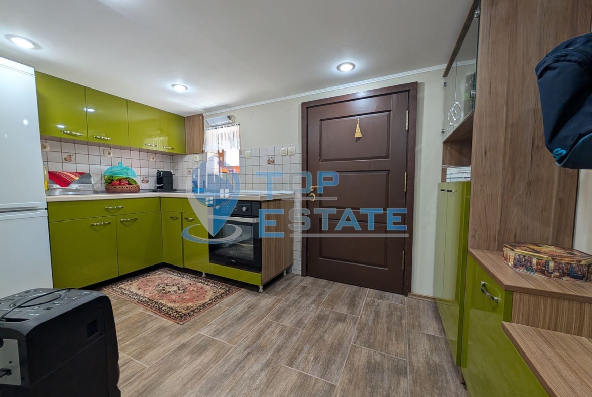 Реновирана двуетажна къща в Тревненския балкан - 0