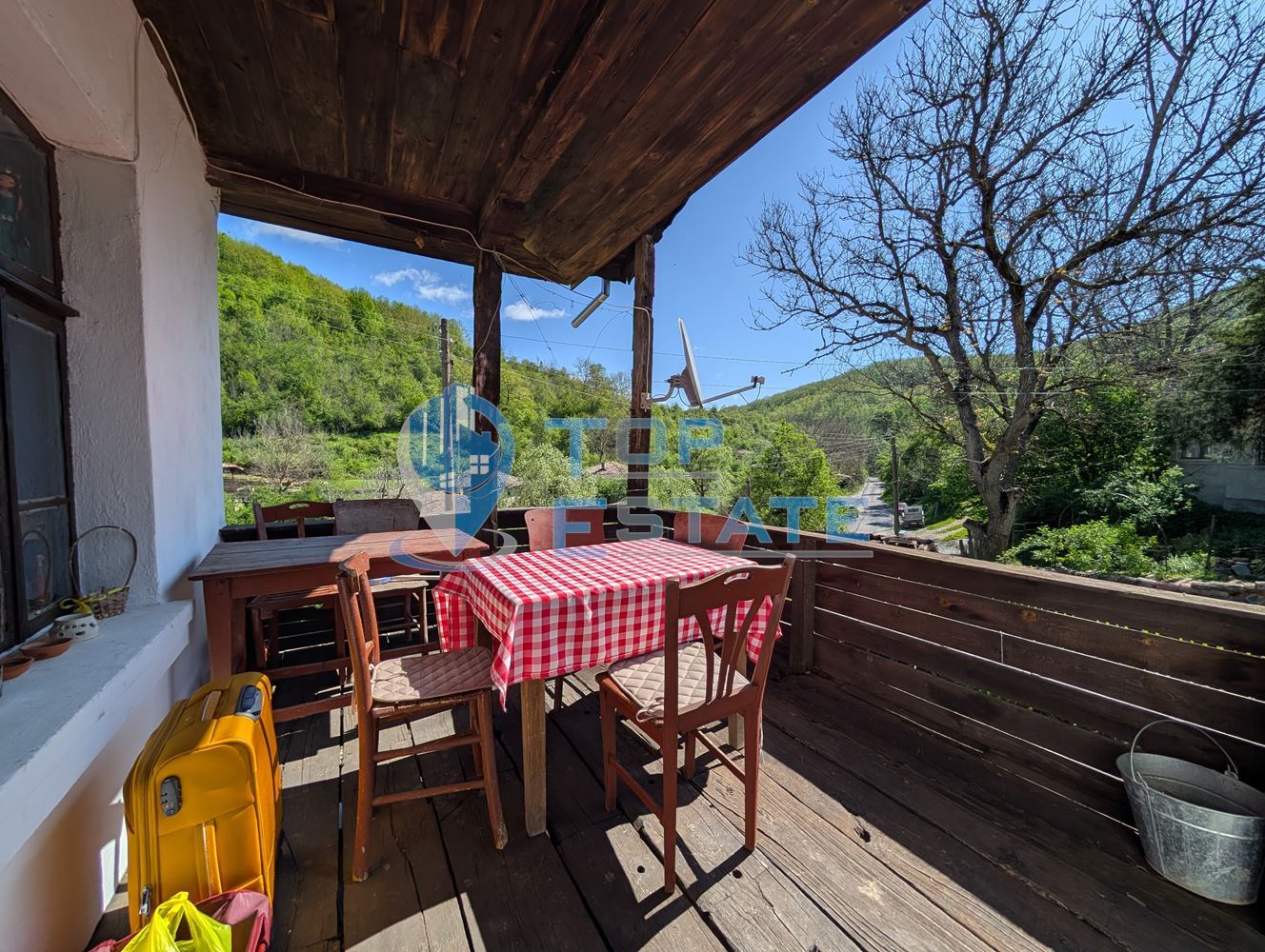 Автентична реновирана къща в град Елена - 0