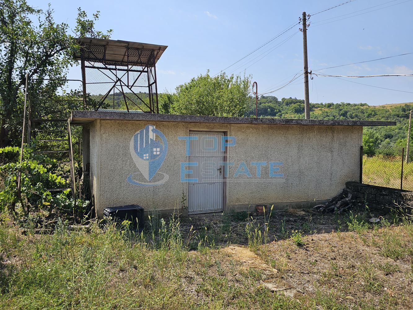 Двуетажна тухлена къща с гараж и голям двор в село Добромирка - 0