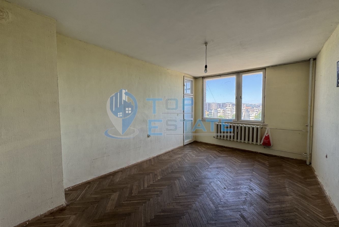 Тристаен тухлен апартамент в квартал Бузлуджа, град Велико Търново - 0