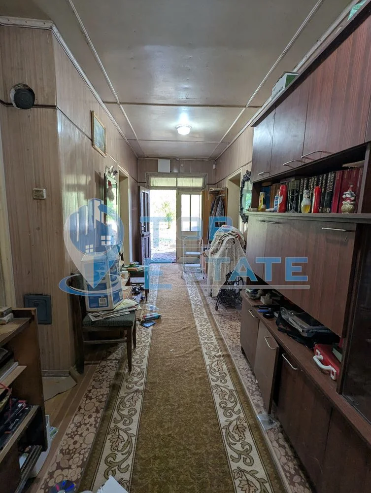 Тухлена къща на тиха и спокойна улица в село Поликраище, област Велико Търново - 0