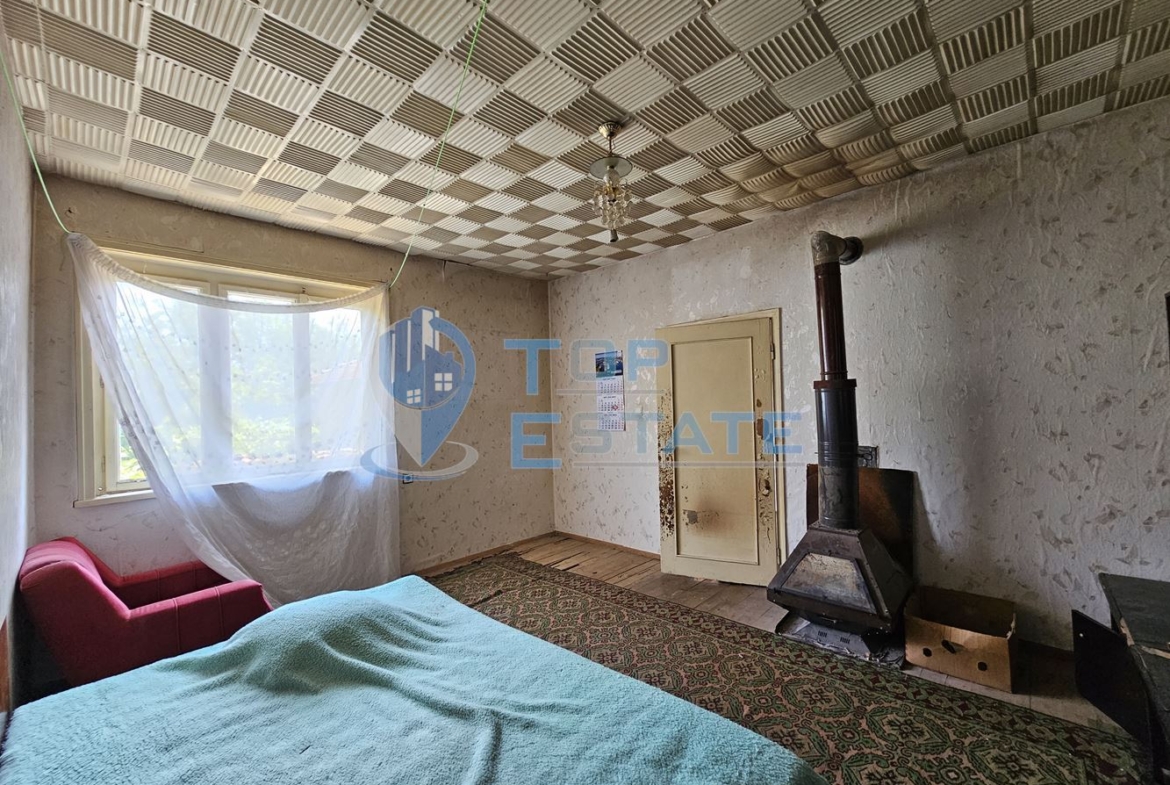 Здрава тухлена къща с три спални в село Копривец, област Русе - 0