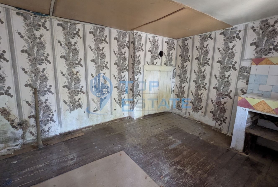 Двуетажна тухлена къща в село Драгижево, област Велико Търново - 0