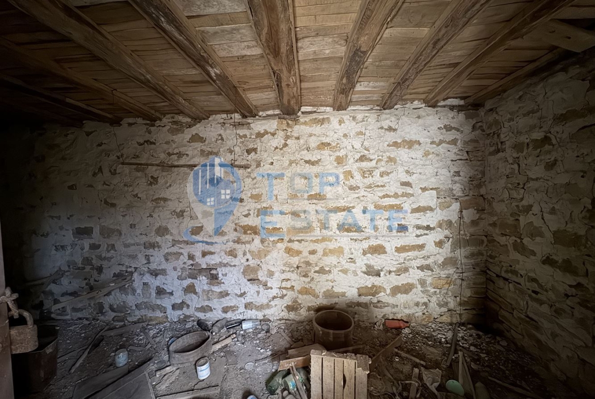 Две къщи с два кладенеца в село Сушица, област Велико Търново - 0