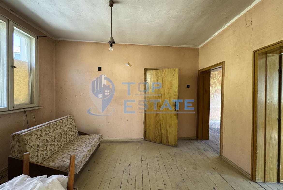 Етаж от къща в гр. Горна Оряховица, област Велико Търново - 0