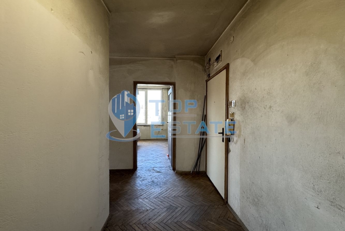 Тристаен тухлен апартамент в кв. Колю Фичето, град Велико Търново - 0