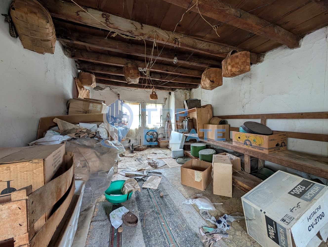 Двуетажна старинна къща с кладенец в село Малки Вършец - 0