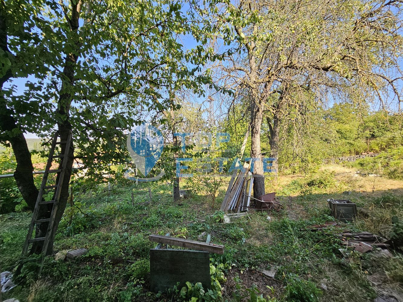 Къща с голям двор в село Горско Косово до язовир Александър Стамболийски - 0