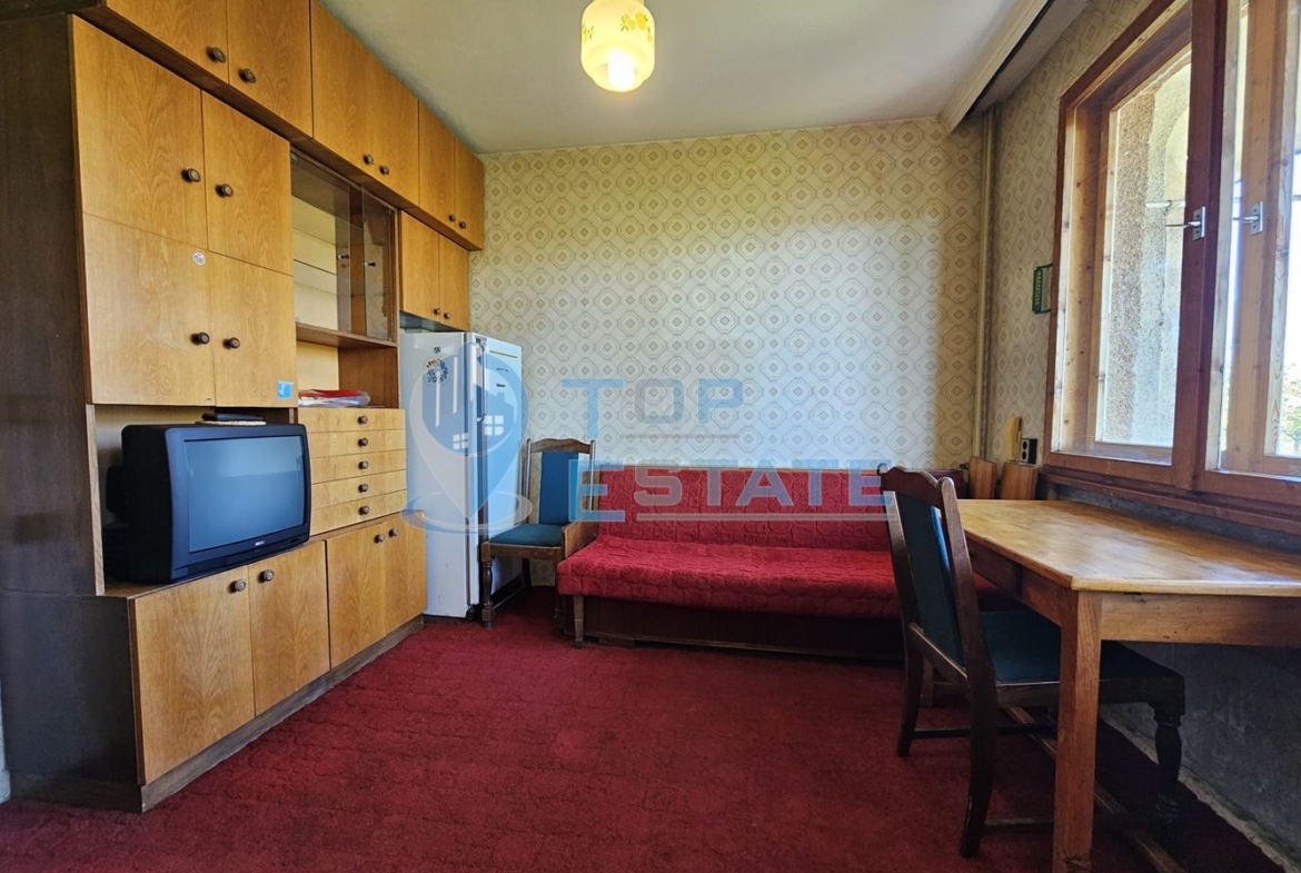 Многостаен тухлен апартамент с гараж в квартал Бузлуджа, град Велико Търново - 0