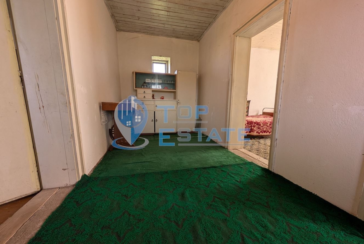 Едноетажна тухлена къща с гараж в село Павел - 0