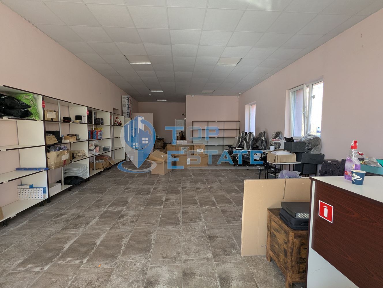 Търговско помещение на центъра на село Първомайци, област Велико Търново - 0