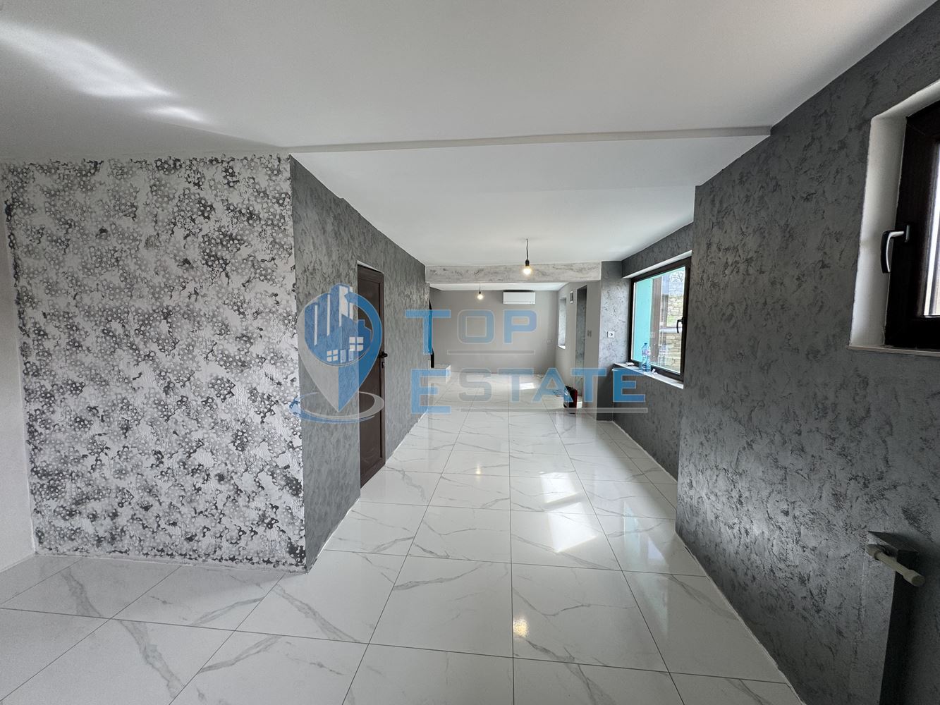 Масивна тухлена къща в с. Вишовград, област Велико Търново - 0