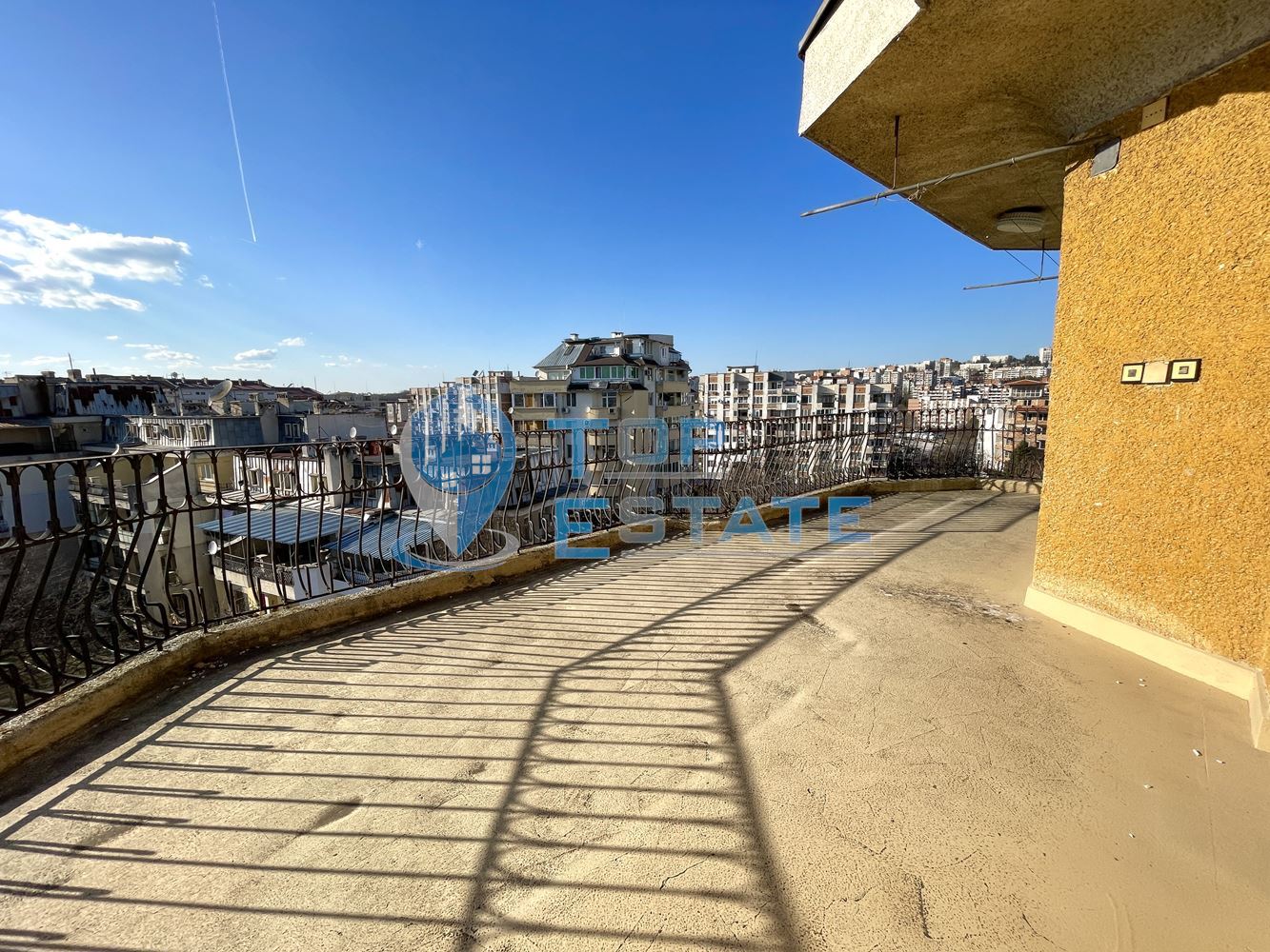 Многостаен тухлен апартамент в кв. Бузлуджа-0 Многостаен тухлен апартамент в кв. Бузлуджа - 0