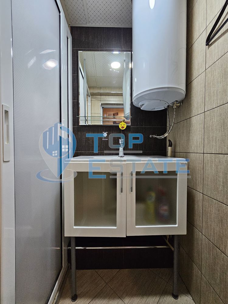 Обзаведен и ремонтиран двустаен тухлен апартамент в Горна Оряховица, квартал Гарата - 0