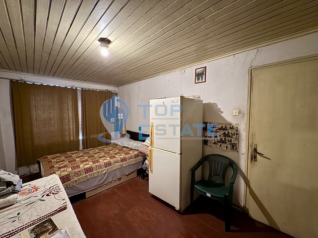 Двуетажна къща с кладенец и голям двор в село Ресен, област Велико Търново - 0