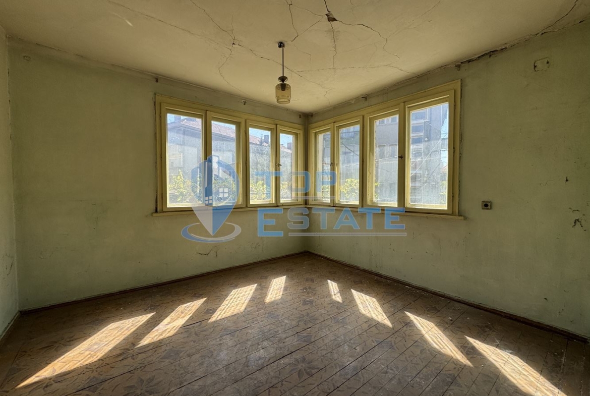 Етаж от къща в гр. Горна Оряховица, област Велико Търново - 0