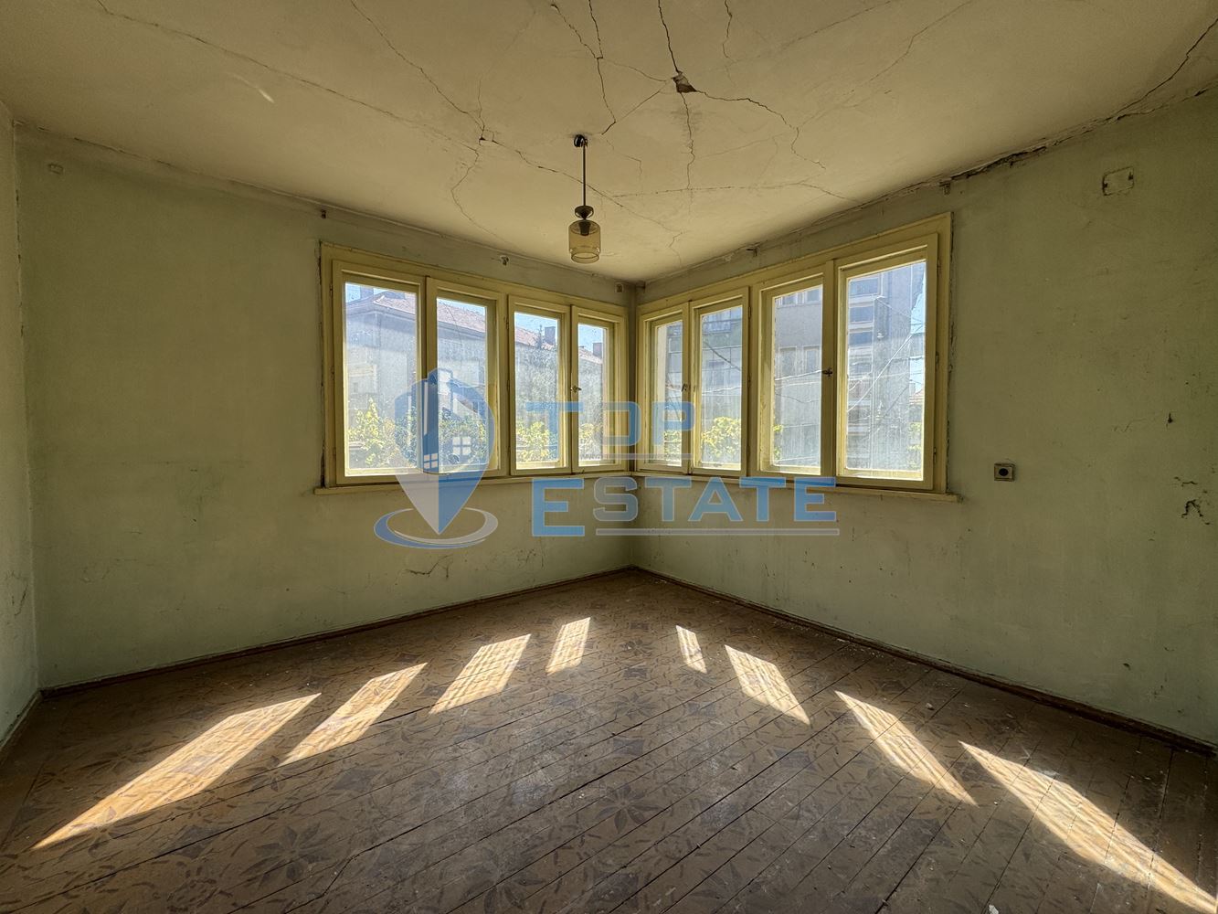 Етаж от къща в гр. Горна Оряховица, област Велико Търново - 0