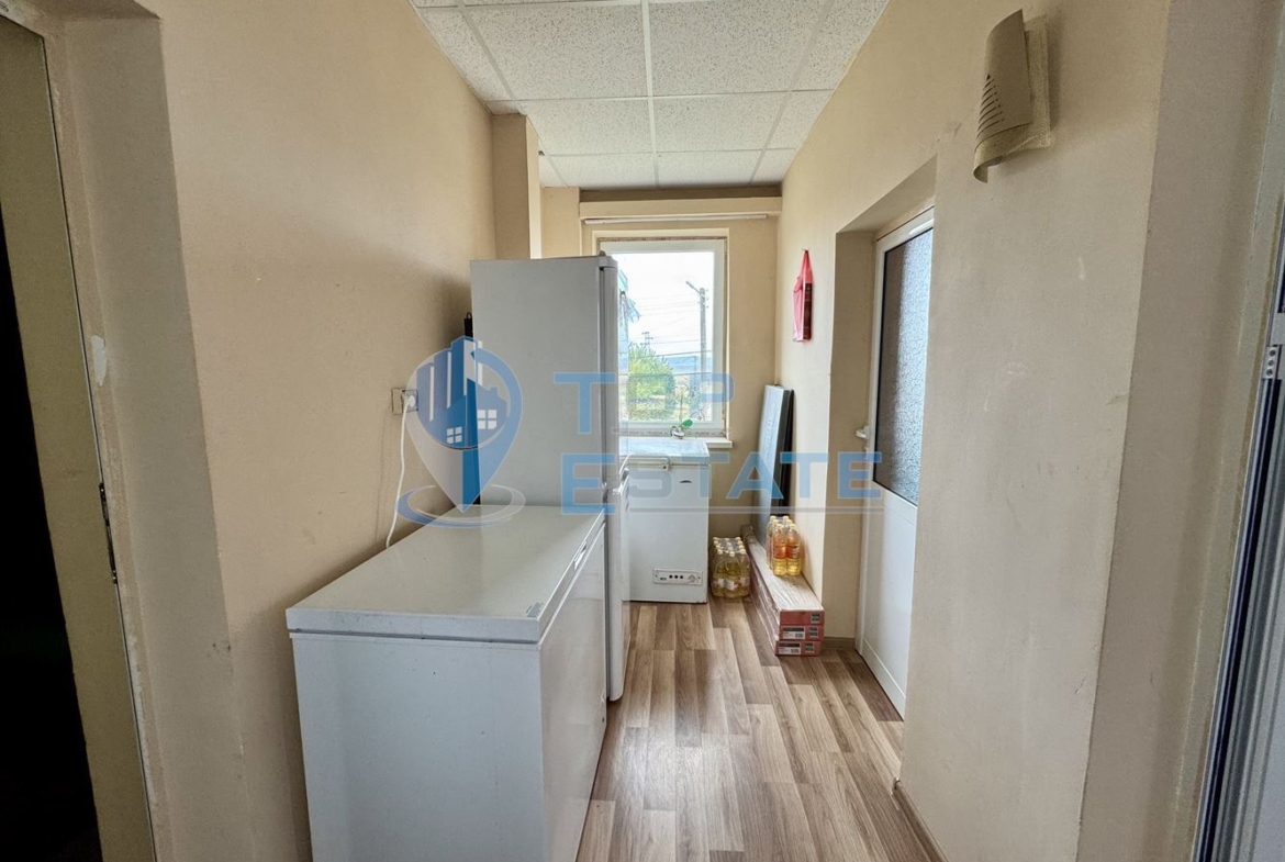 Двуетажна тухлена къща с кладенец и допълнителни постройки в село Недан, област Велико Търново - 0