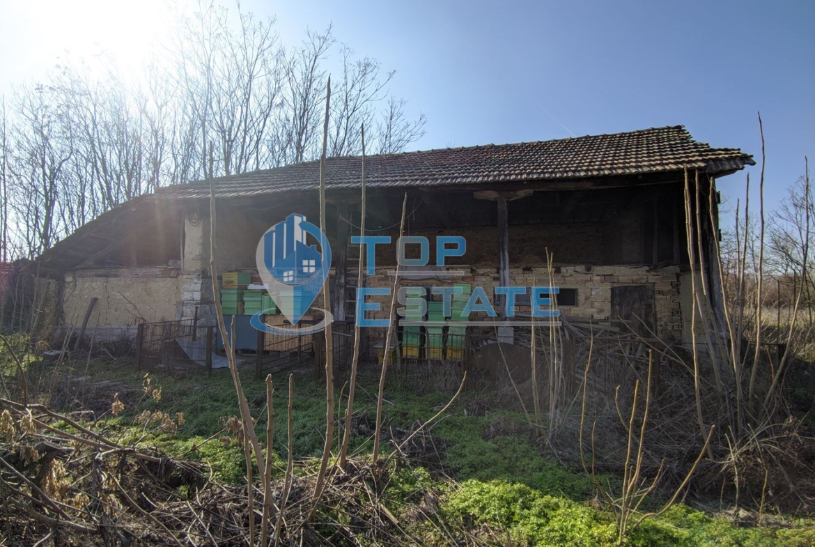 Старинна къща с голям двор в село Мусина - 0