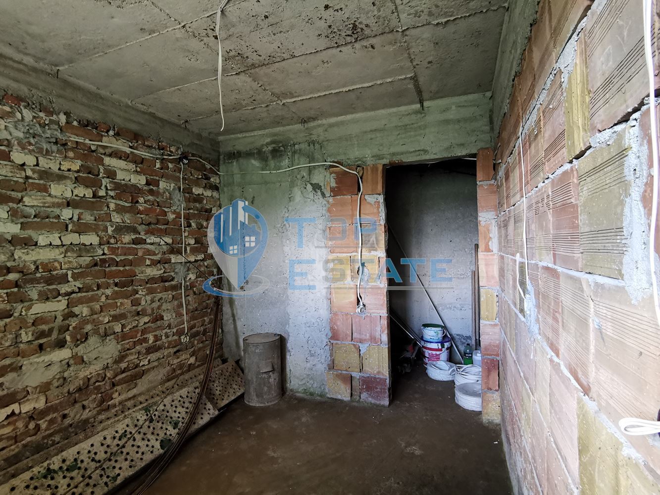 Триетажна къща ново строителство в близост до центъра на град Трявна - 0