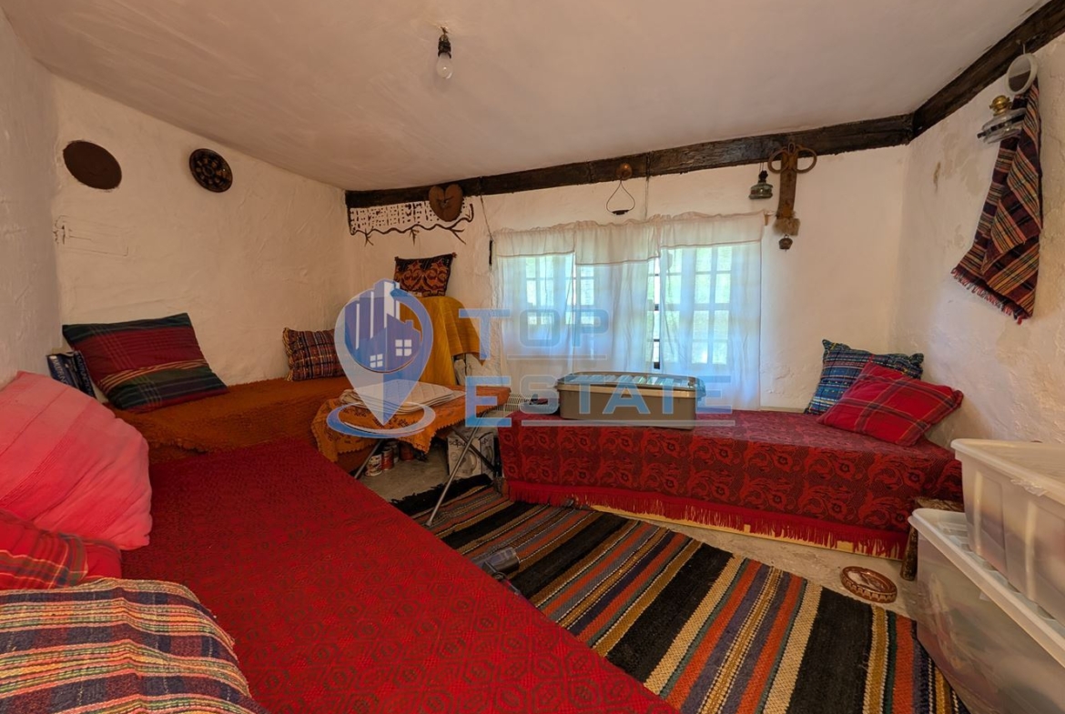 Автентична реновирана къща в град Елена - 0