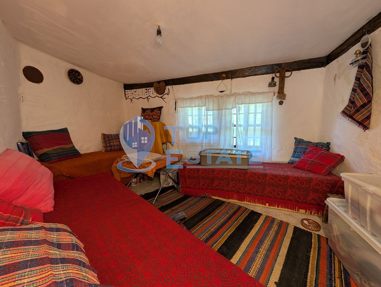 Автентична реновирана къща в град Елена - 0