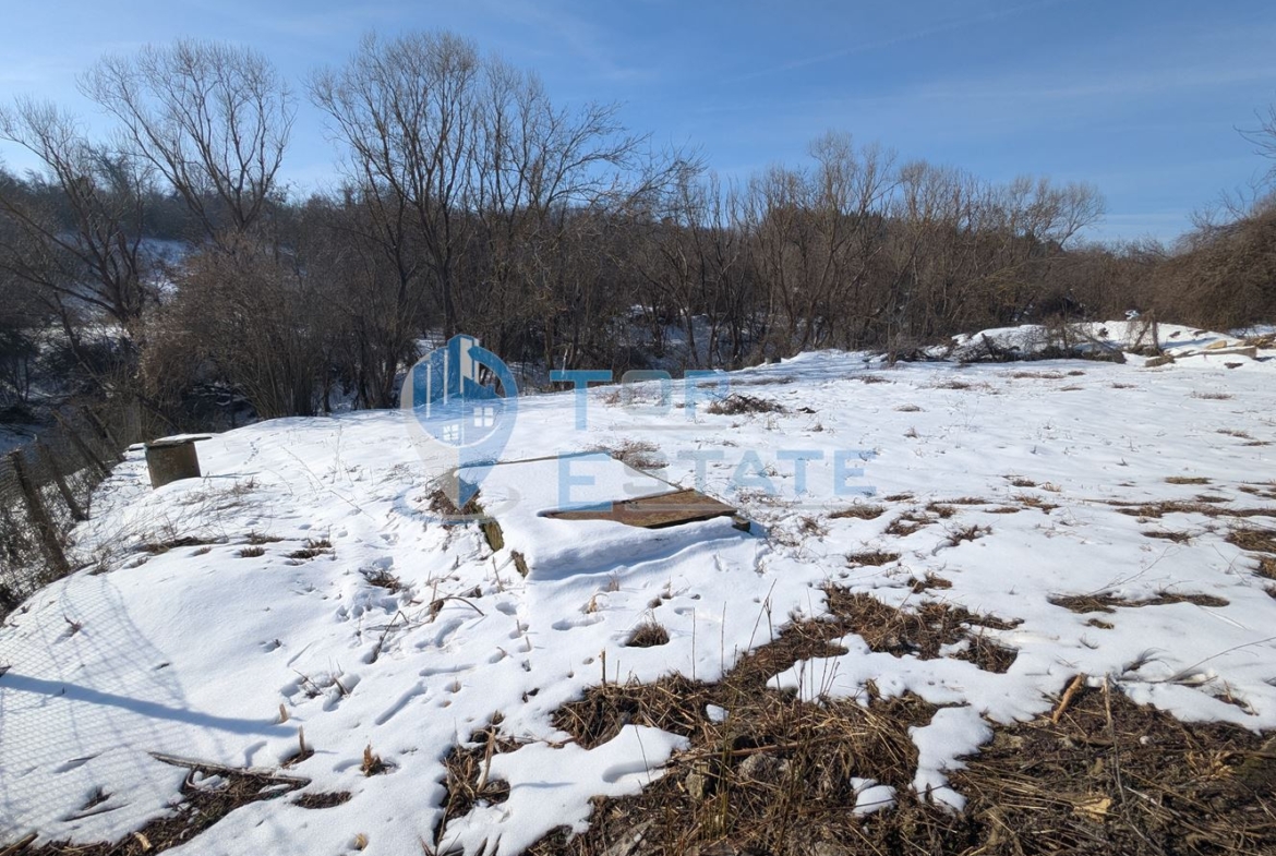 Промишлено помещение в покрайнините на град Борово, област Русе - 0