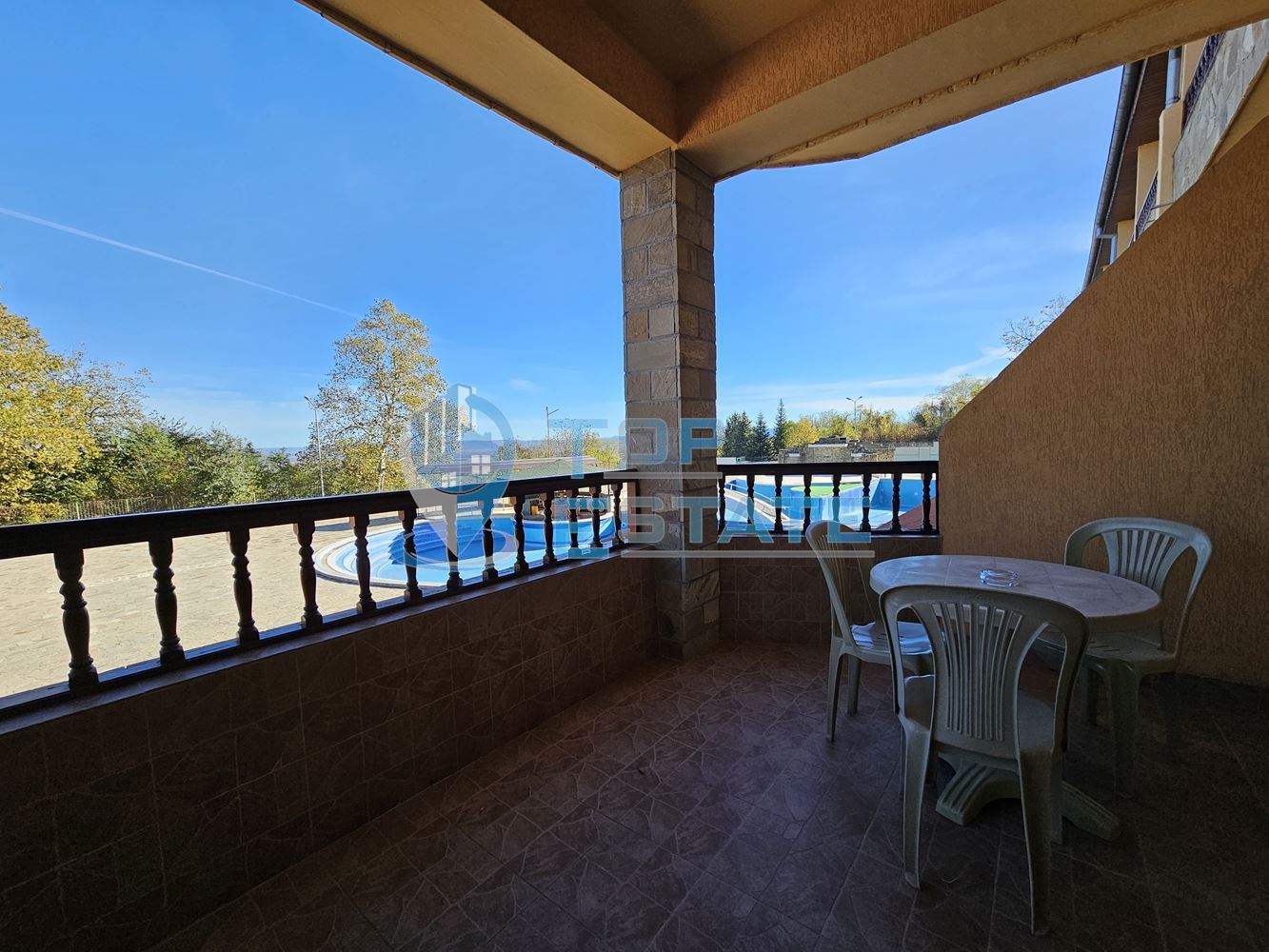 Хотел с три басейна и прекрасна панорама над гр. Лясковец-0 Хотел с три басейна и прекрасна панорама над гр. Лясковец - 0