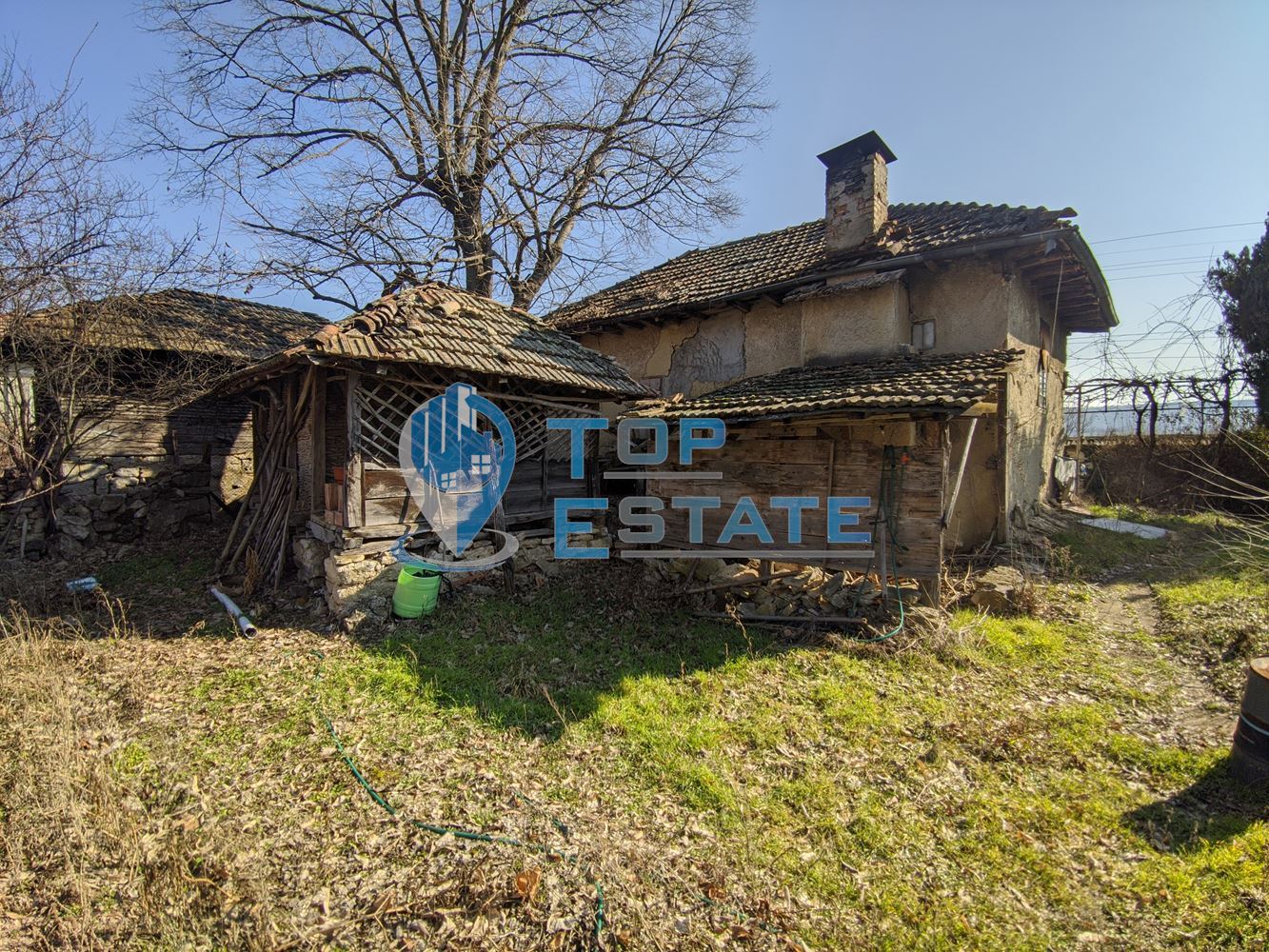 Старинна къща с голям двор в село Мусина - 0