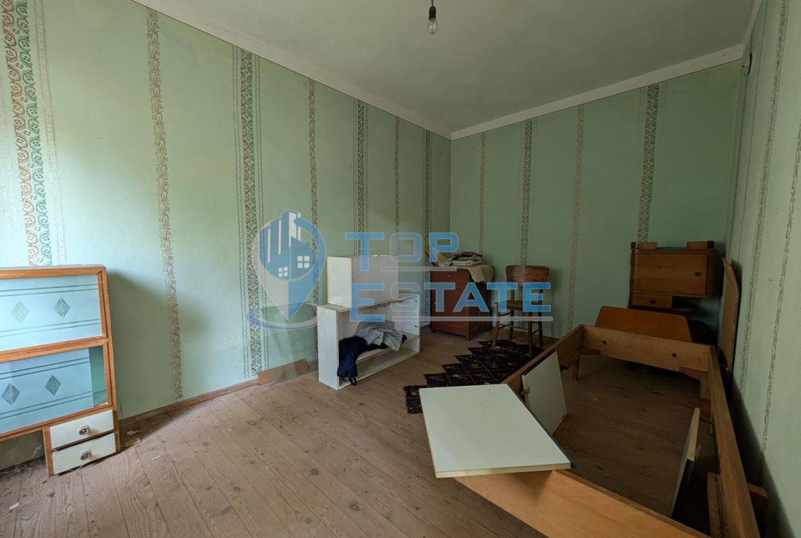 Двуетажна масивна вила в местност Арбанашко бърдо - 0