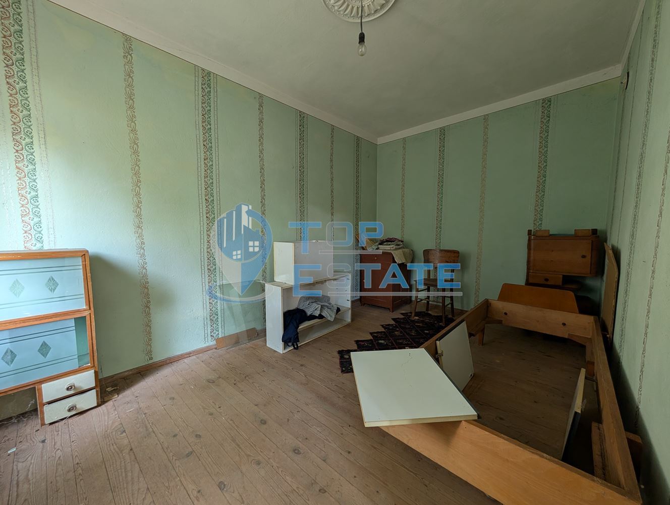 Двуетажна масивна вила в местност Арбанашко бърдо-0 Двуетажна масивна вила в местност Арбанашко бърдо - 0