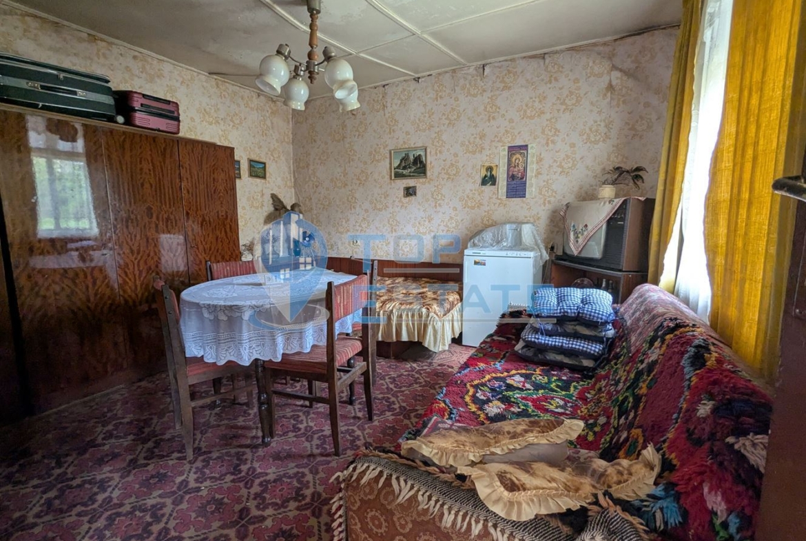 Просторна едноетажна тухлена къща в квартал Калтинец, град Горна Оряховица, област Велико Търново - 0